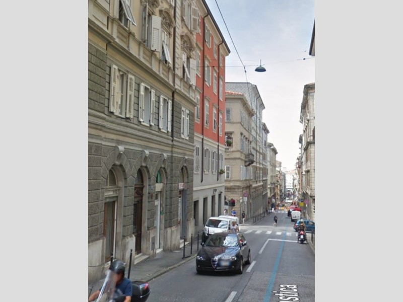 Appartamento in Vendita a Trieste, zona Via della Ginnastica, 43, 140'000€, 80 m², arredato