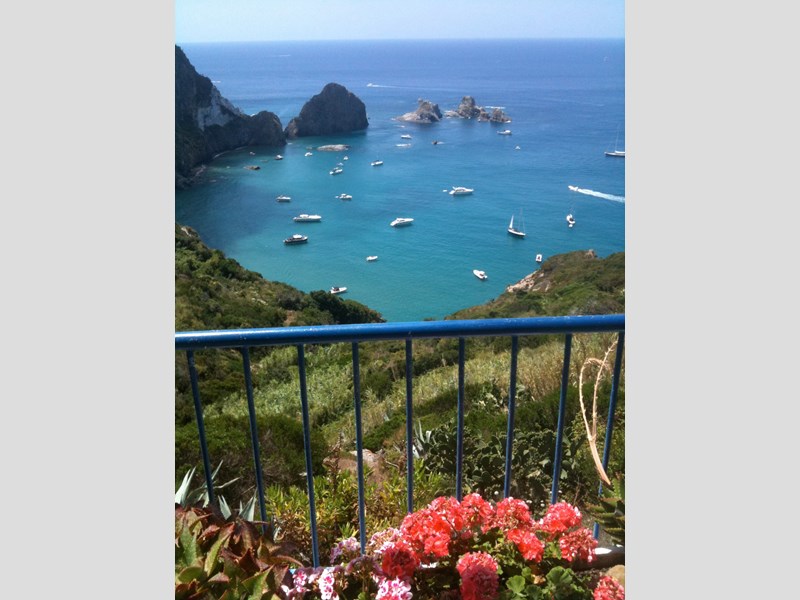 Villa in Affitto a Ponza, zona Località Le Forna, 12'000€, 120 m², arredato