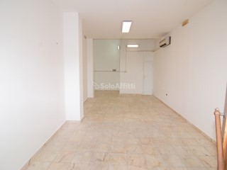 Capannone in Affitto a Livorno, zona Colline - Coteto, 600€, 40 m²