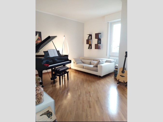 Appartamento in Vendita a Genova, zona sturla, 250'000€, 75 m², arredato