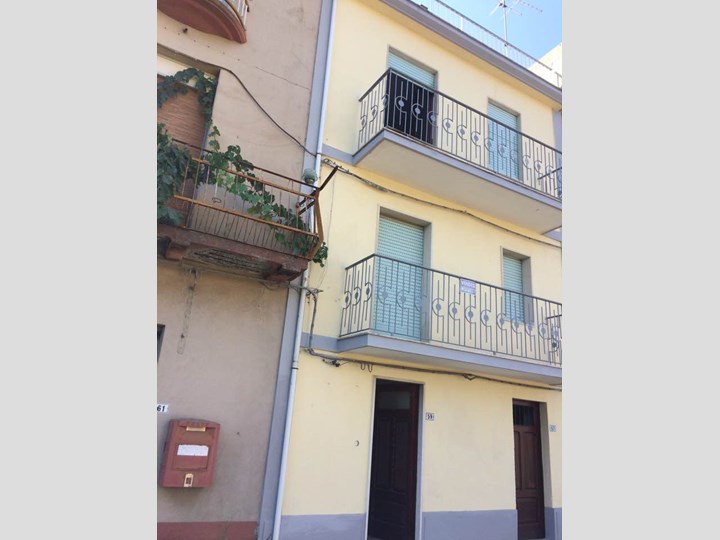 Casa Indipendente in Vendita a Novara di Sicilia, zona S, Basilio, 25'000€, 130 m², arredato