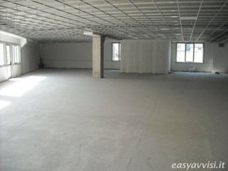 Capannone in Vendita a Lucca, zona San Concordio Contrada, 500 m²