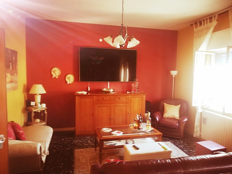 Quadrilocale in Vendita a Montesarchio, zona MONTESARCHIO, 130'000€, 140 m², con Box