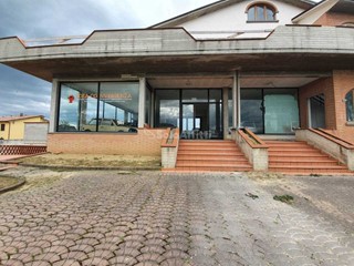 Capannone in Affitto a Foiano della Chiana, zona Val di Chiana, 1'800&euro;, 277 m²
