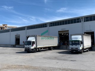 Capannone in Vendita a Modugno, zona Zona Industriale, 5300 m²