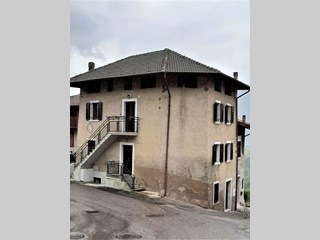 Quadrilocale in Vendita a Bleggio Superiore, zona BIVEDO, 24'000€, 65 m²