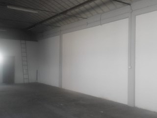 Capannone in Affitto a Bologna, zona Trebbo di Reno Castel Maggiore, 800€, 130 m²