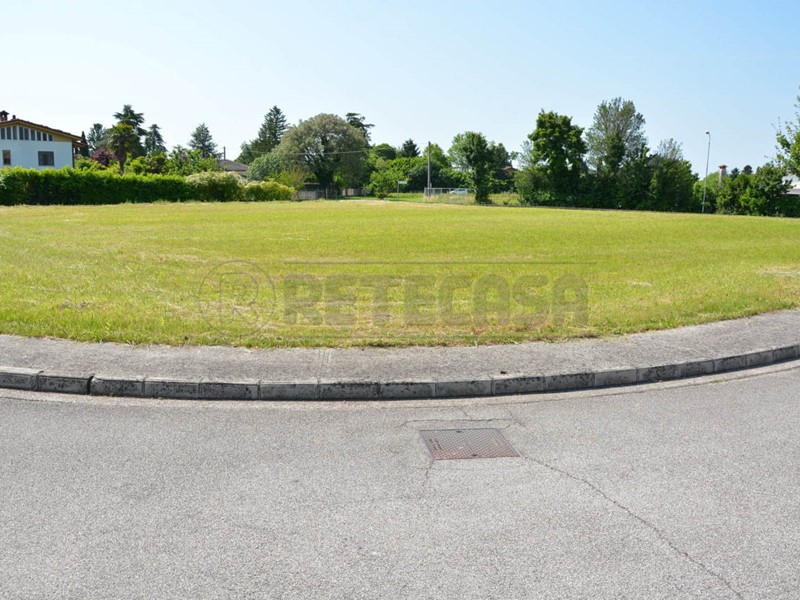 Terreno edificabile in Vendita a Gonars, zona ontagnano, 49'000€, 750 m²