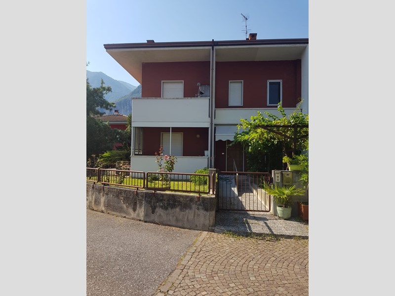 Appartamento in Vendita a Riva del Garda, zona centrale, 410'000€, 200 m²