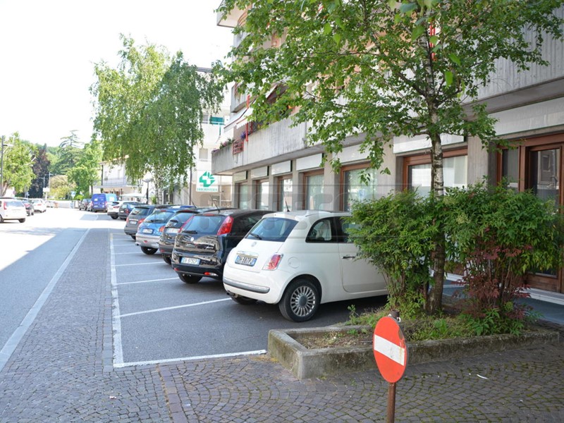 Magazzino in Vendita a Manzano, 38'000€, 64 m²