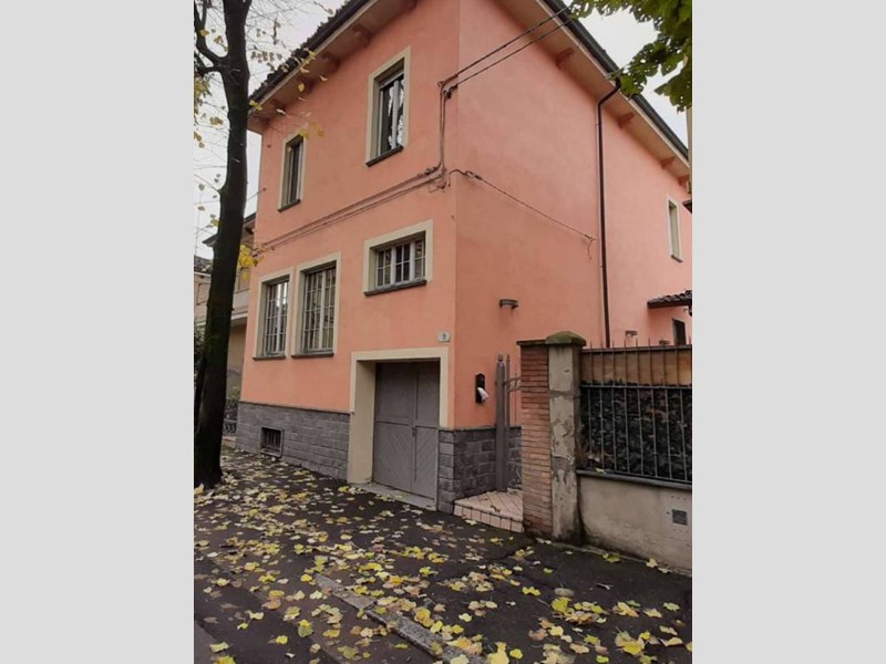 Casa Indipendente in Vendita a Piacenza, zona baia del re, 289'000€, 245 m²