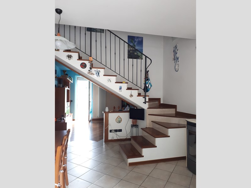 Trilocale in Vendita a Valdagno, zona S.quirico, 85'000€, 110 m², arredato