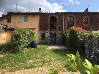 Casa Indipendente in Vendita a Capannori, 30'000€, 65 m²