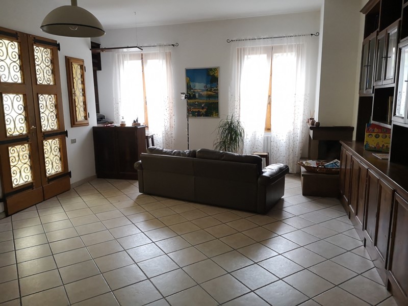 Ufficio in Vendita a Dicomano, 80'000€, 100 m²