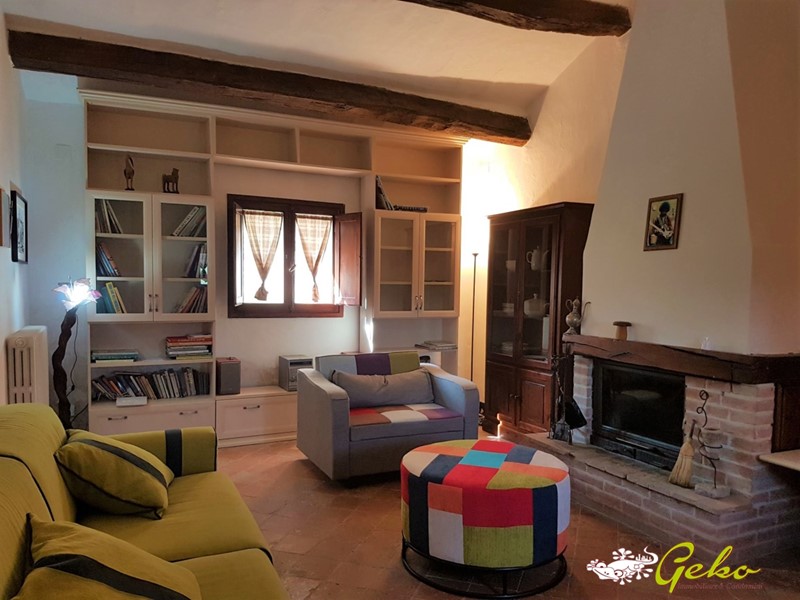 Casale in Vendita a San Gimignano, 700'000€, 250 m²
