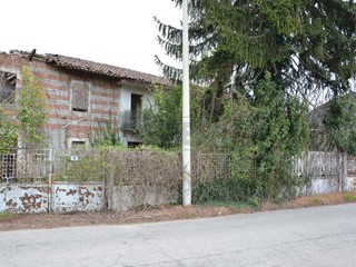 Casa Indipendente in Vendita a Remanzacco, 55'000€, 240 m²