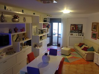 Appartamento in Vendita a Pratola Peligna, zona via per prezza, 175€, 110 m², con Box