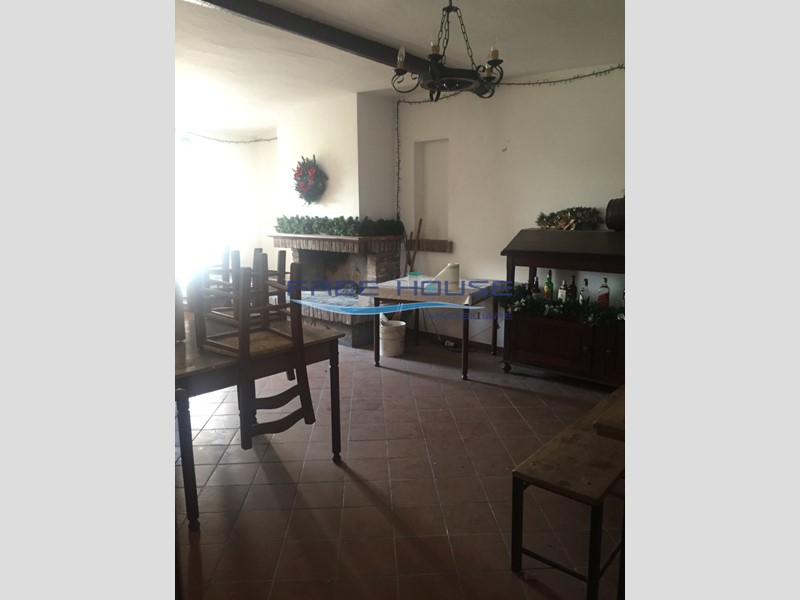 Casa Indipendente in Vendita a Ravenna, zona Casemurate, 180'000€, 400 m²