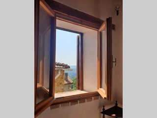 Bilocale in Vendita a Follo, zona Follo Alto, 90'000€, 80 m², arredato