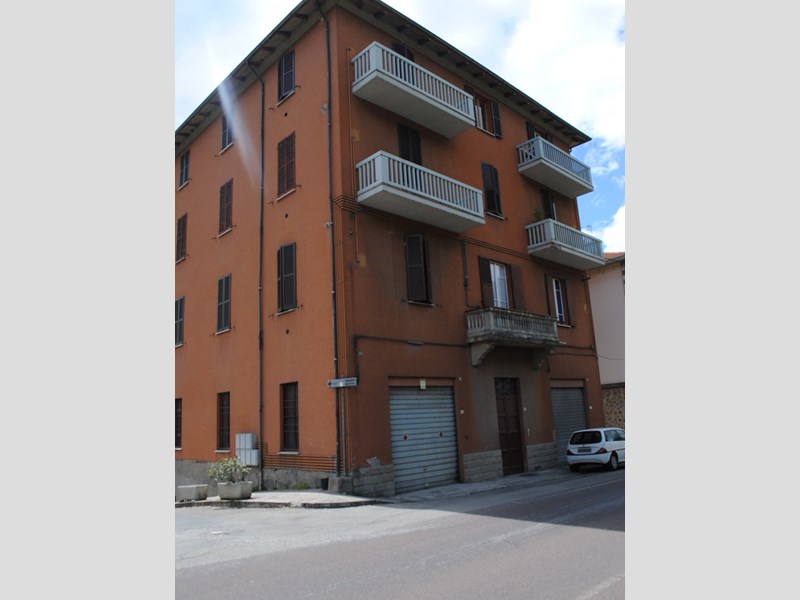 Trilocale in Vendita a Vergato, zona RIOLA, 76'000€, 75 m², arredato