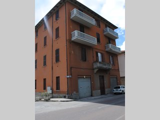 Trilocale in Vendita a Vergato, zona RIOLA, 76'000€, 75 m², arredato