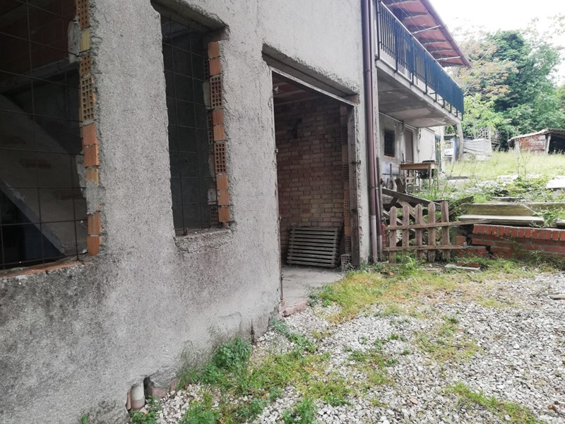 Casa Semi Indipendente in Vendita a Montescudo Monte Colombo, zona Croce, 55'000€, 100 m²