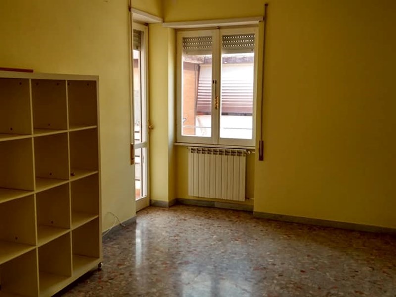 Quadrilocale in Affitto a Pomezia, 730€, 120 m²