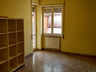 Quadrilocale in Affitto a Pomezia, 730€, 120 m²