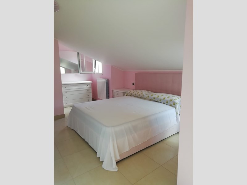Attico in Affitto a Itri, zona Via Sant'Apollonia, 1'800€, 80 m², arredato