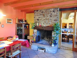 Casa Indipendente in Vendita a Altissimo, 255'000€, 180 m²