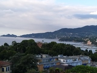 Trilocale in Affitto a Genova, zona Rapallo , 1'100€, 100 m², arredato