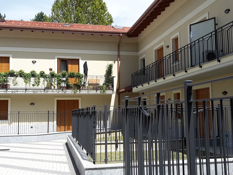 Trilocale in Vendita a Rescaldina, zona Viale Lombardia 22, 176'000€, P. Terra 76mq Taverna 40mq