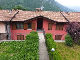 Bilocale in Vendita a Piario, zona Clusone, 79'000€, 48 m², arredato, con Box