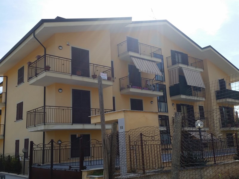 Appartamento in Vendita a Pignataro Maggiore, zona Via Albamonte Siciliano, 99'999€, 127 m²