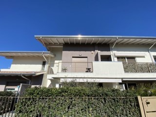 Villetta a schiera in Vendita a Brembate, 220'000€, 124 m², arredato