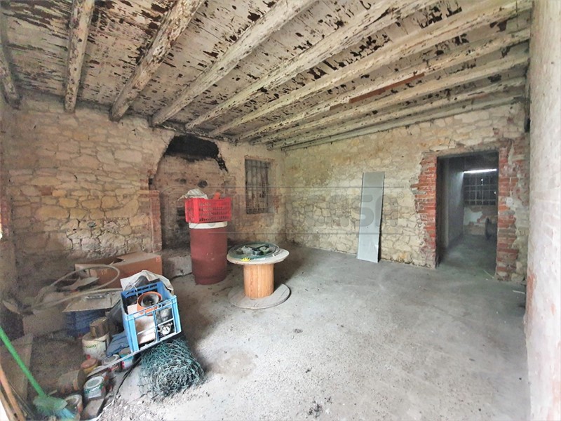 Casa Indipendente in Vendita a Grumolo delle Abbadesse, 125'000€, 377 m²