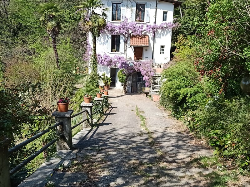 Appartamento in Vendita a Como, zona Garzola, 800'000€, 260 m²