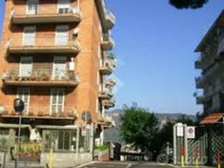 Box in Vendita a Napoli, zona chiaia -posillipo, 85'000€, 20 m²