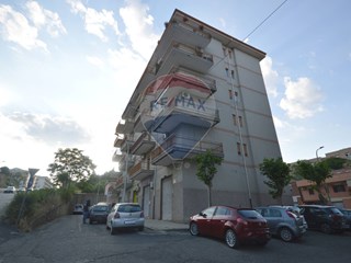 Appartamento in Vendita a Corigliano Rossano, zona Rossano Scalo, 93'000€, 140 m²
