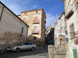 Casa Indipendente in Vendita a Corigliano Rossano, zona Rossano Centro storico, 45'000€, 500 m²