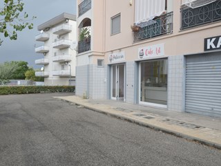 Attività commerciale in Vendita a Corigliano Rossano, zona Rossano Scalo, 119'000€, 120 m²