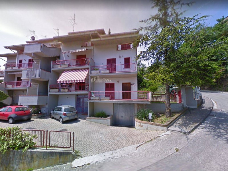 Villa bifamiliare in Vendita a Acquaviva Picena, zona RESIDENZIALE, 200'000€, 180 m²