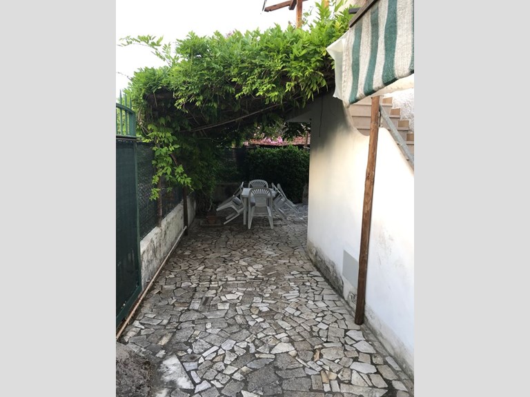 Villa bifamiliare in Affitto a San Felice Circeo, zona VIA ROMA , 60 m², arredato