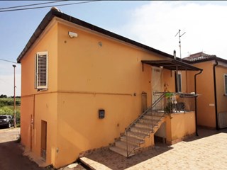 Trilocale in Vendita a Pescara, zona San Silvestro, 60'000&euro;, 60 m², arredato