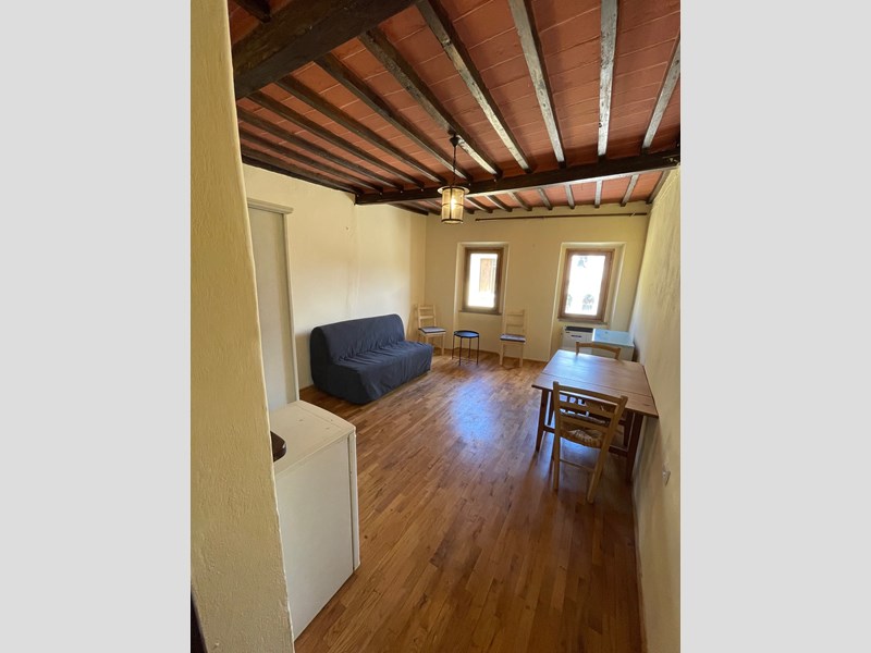 Monolocale in Affitto a Arezzo, zona Centro Storico , 300€, 32 m², arredato