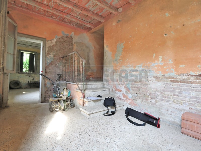 Casa Semi Indipendente in Vendita a Grumolo delle Abbadesse, 100'000€, 370 m²