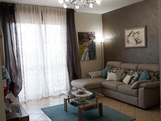 Trilocale in Vendita a Montescudo Monte Colombo, zona Monte Colombo, 145'000€, 80 m²