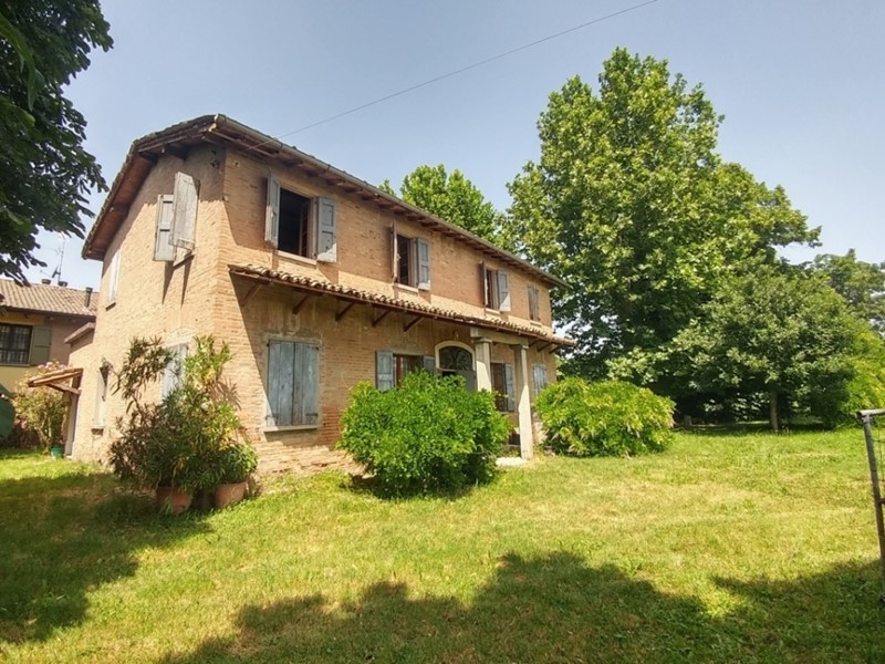 Casa Indipendente in Vendita a Modena, zona Cognento, 400'000€, 250 m²