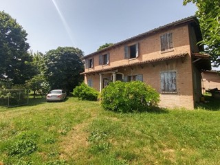 Casa Indipendente in Vendita a Modena, zona Cognento, 400'000€, 250 m²