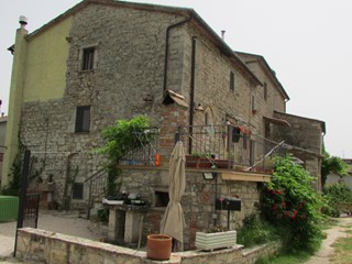 Casale in Vendita a Todi, 158'000€, 200 m²